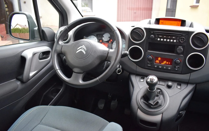 Citroen Berlingo cena 42500 przebieg: 165000, rok produkcji 2017 z Bełżyce małe 497